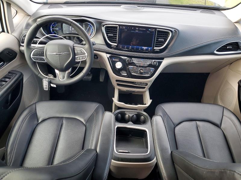 Photo 8 from auction – 2024 CHRYSLER PACIFICA with VIN 2C4RC1S70RR153639