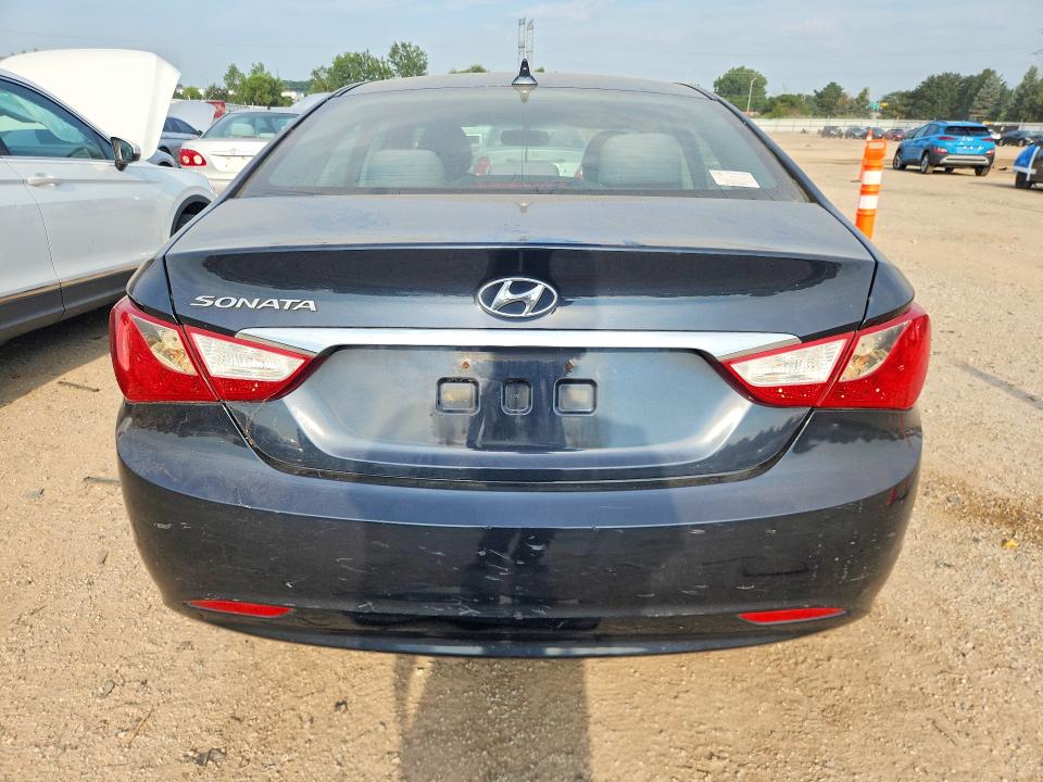 Photo 6 from auction – 2011 HYUNDAI SONATA with VIN 5NPEB4AC3BH127136