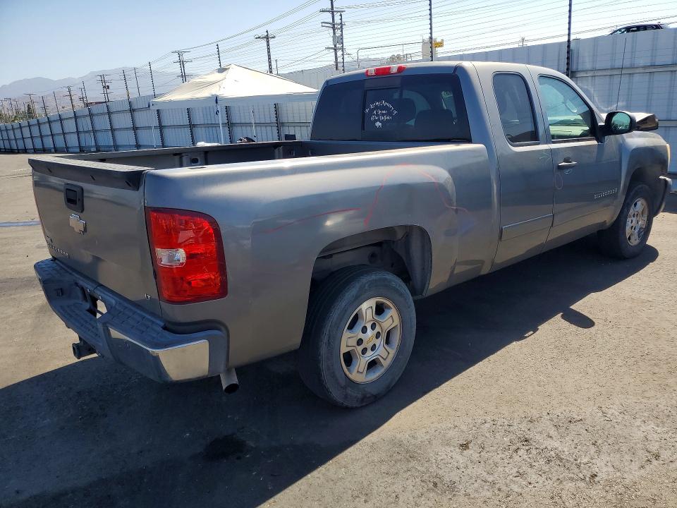 Photo 3 from auction – 2007 CHEVROLET SILVERADO with VIN 1GCEC19097Z547649