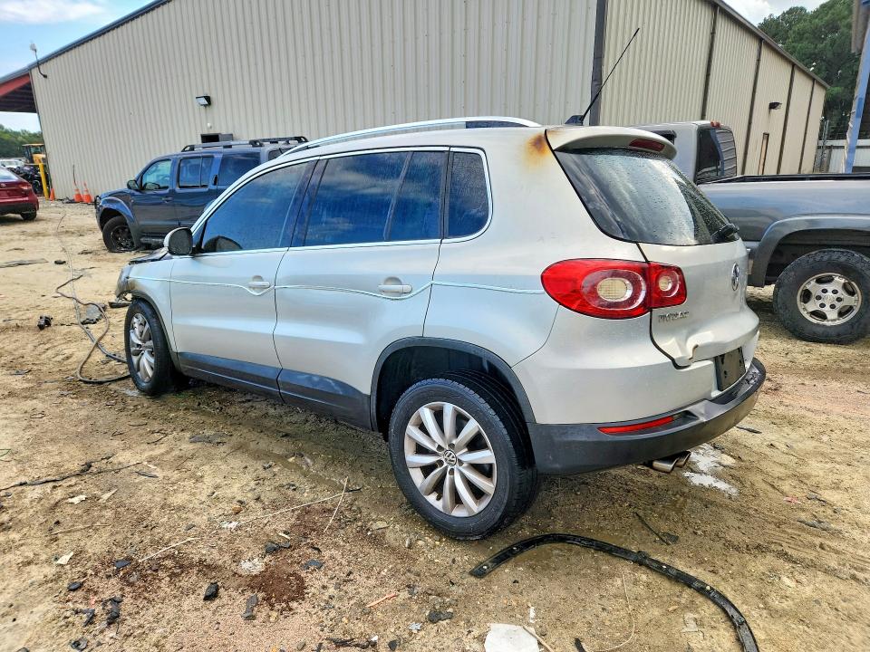 Снимка 2 от търг – 2011 VOLKSWAGEN TIGUAN с VIN WVGAV7AX9BW510644