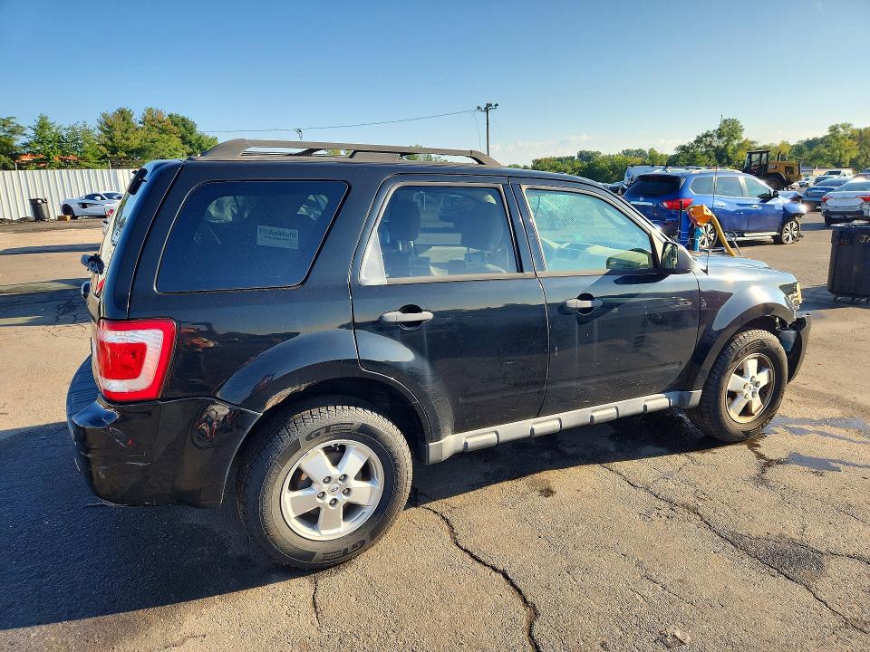 Photo 3 from auction – 2010 FORD ESCAPE with VIN 1FMCU9D78AKD41306