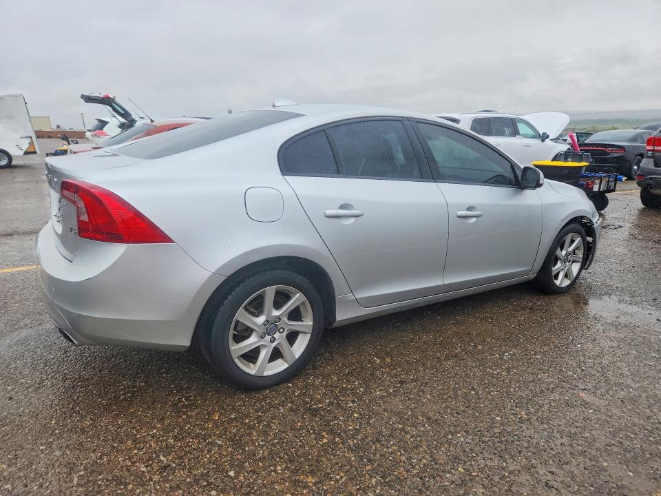 صورة رقم 3 من المزاد - 2014 VOLVO S60 مع VIN YV1612FS4E2295721
