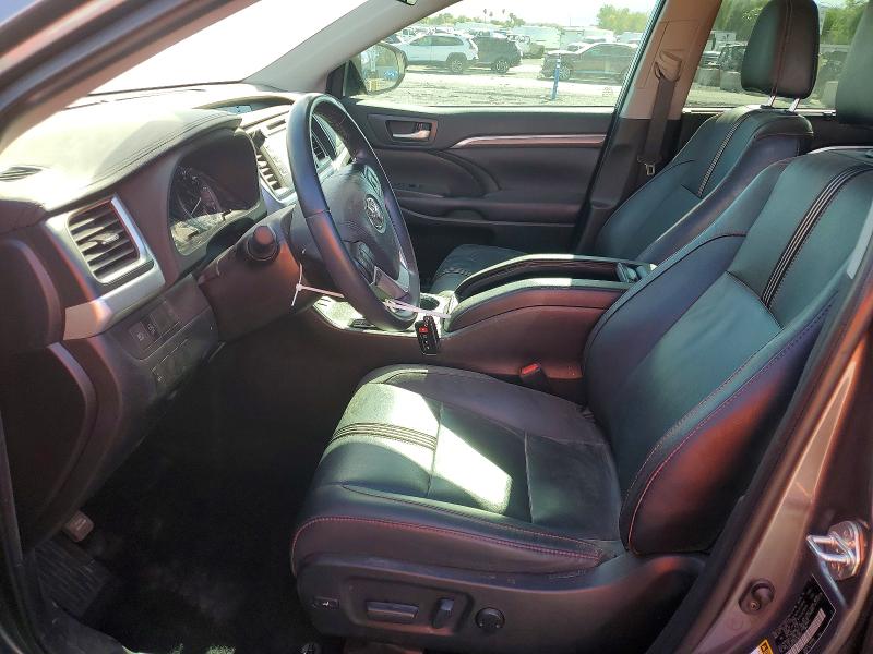 Photo 7 from auction – 2019 TOYOTA HIGHLANDER with VIN 5TDKZRFHXKS569583