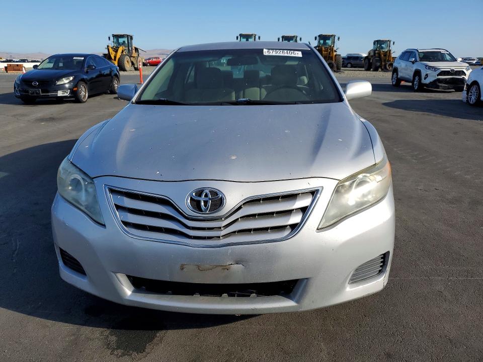 Photo 5 from auction – 2010 TOYOTA CAMRY with VIN 4T1BF3EK1AU029693
