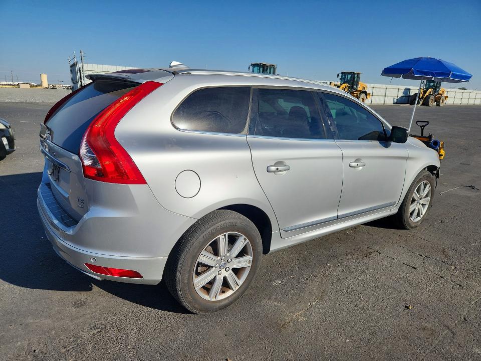 Photo 3 from auction – 2017 VOLVO XC60 with VIN YV440MRU0H2101602