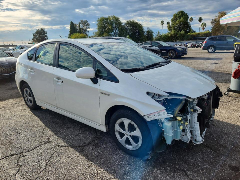 Photo 4 from auction – 2015 TOYOTA PRIUS with VIN JTDKN3DU6F1990549