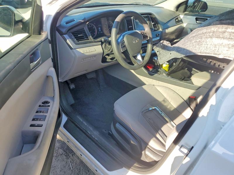 Photo 8 from auction – 2019 HYUNDAI SONATA with VIN 5NPE24AF4KH795683