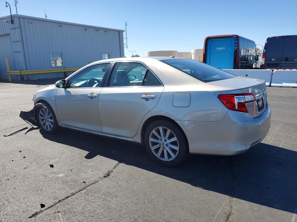 Снимка 2 от търг – 2014 TOYOTA CAMRY с VIN 4T4BF1FK2ER401752