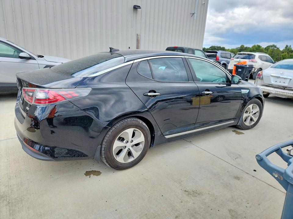 Photo 3 from auction – 2016 KIA OPTIMA with VIN KNAGM4ADXG5099478