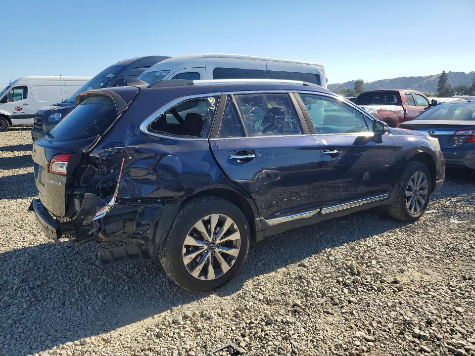 Photo 3 from auction – 2018 SUBARU OUTBACK with VIN 4S4BSATC7J3221556