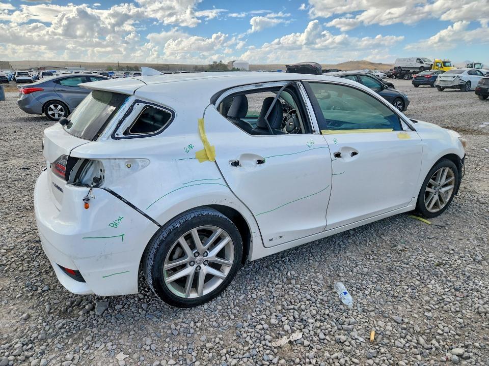 Foto 3 de la subasta – 2015 LEXUS CT con VIN JTHKD5BH6F2245281