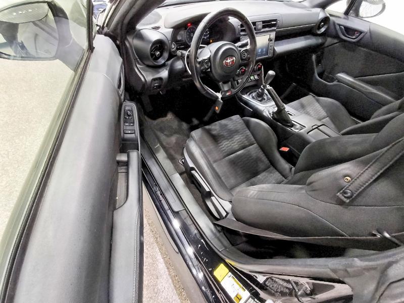 Photo 8 from auction – 2024 TOYOTA GR86 with VIN JF1ZNBB14R9754527