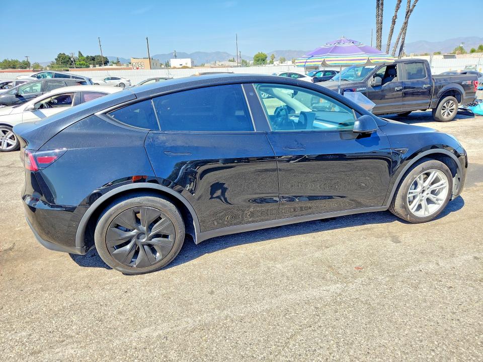 Foto 3 de la subasta – 2021 TESLA MODEL Y con VIN 5YJYGDEE0MF145153