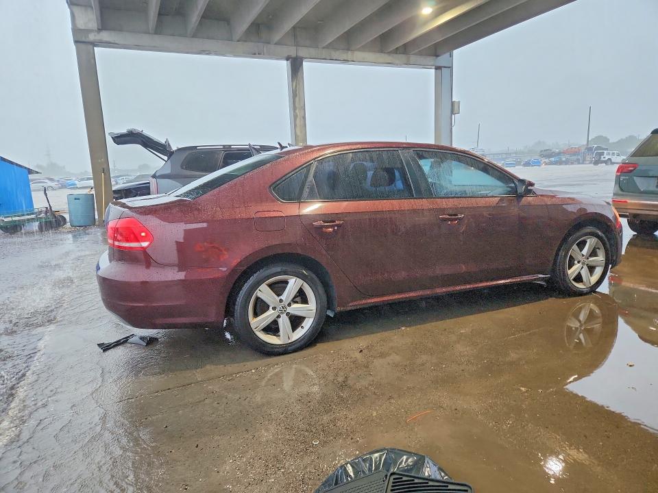 Photo 3 from auction – 2013 VOLKSWAGEN PASSAT with VIN 1VWAH7A30DC031992