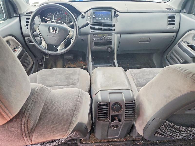 Photo 8 from auction – 2004 HONDA PILOT with VIN 2HKYF18434H587186