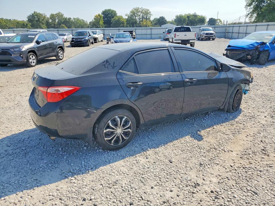 Zdjęcie 3 z aukcji – 2017 TOYOTA COROLLA z VIN 2T1BURHE5HC768978