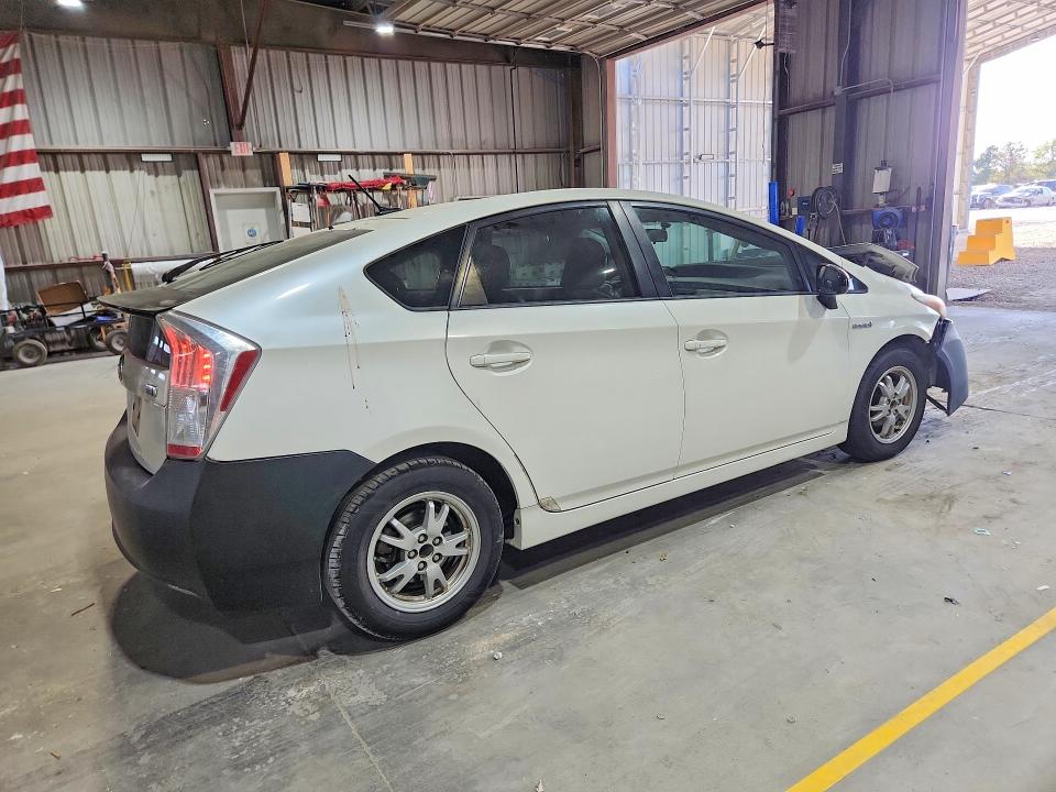 Снимка 3 от търг – 2011 TOYOTA PRIUS с VIN JTDKN3DU8B5372605