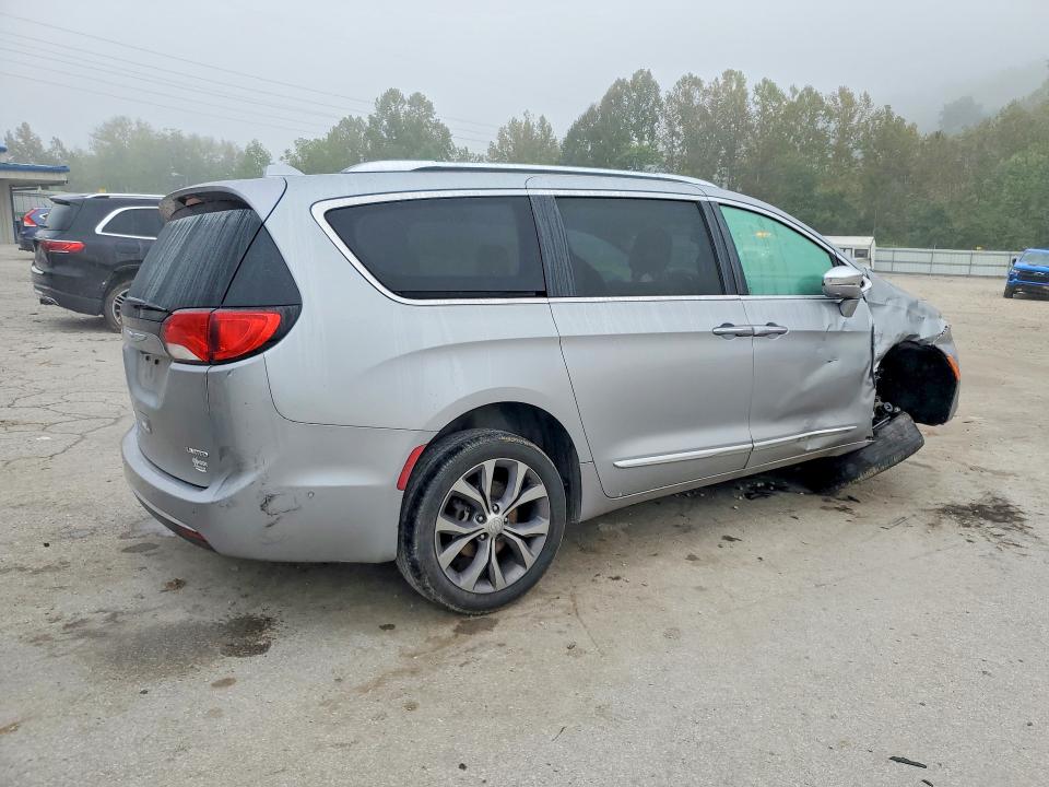 Снимка 3 от търг – 2018 CHRYSLER PACIFICA с VIN 2C4RC1GG2JR247163