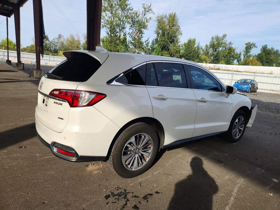 Photo 3 from auction – 2017 ACURA RDX with VIN 5J8TB4H74HL011305