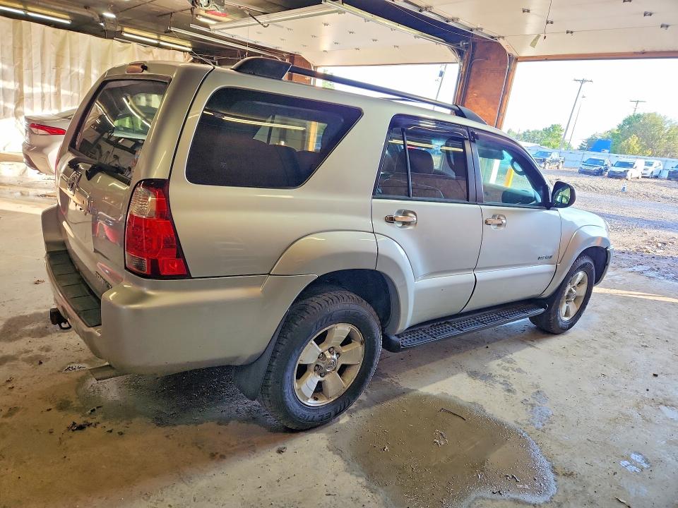 Photo 3 from auction – 2006 TOYOTA 4RUNNER with VIN JTEBU14RX68068906