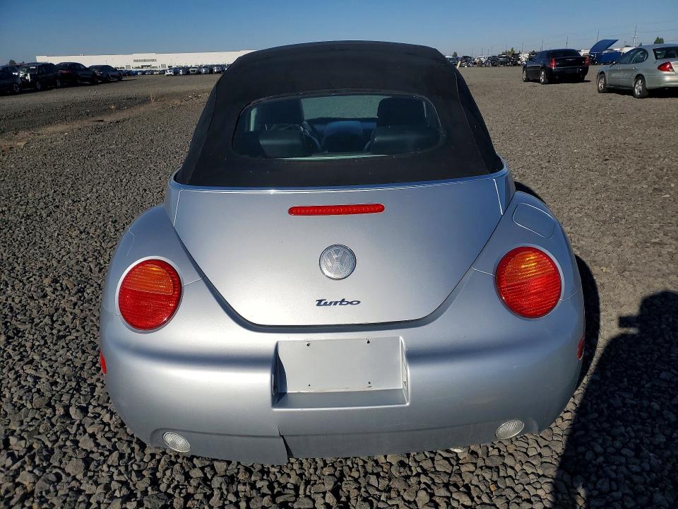 Photo 6 from auction – 2004 VOLKSWAGEN NEW BEETLE with VIN 3VWCD31Y14M331404