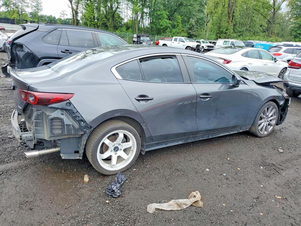 Photo 3 from auction – 2022 MAZDA 3 with VIN 3MZBPABL6NM306610