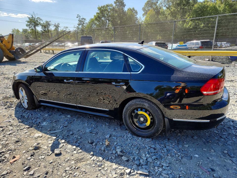 Zdjęcie 2 z aukcji – 2015 VOLKSWAGEN PASSAT z VIN 1VWBT7A3XFC122838