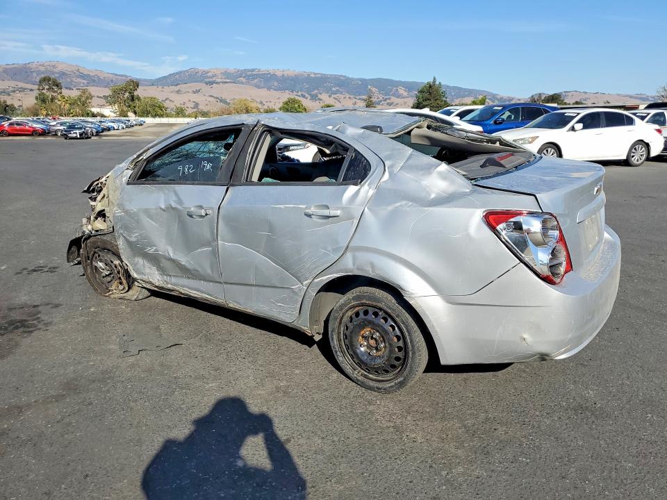 Zdjęcie 2 z aukcji – 2015 CHEVROLET SONIC z VIN 1G1JA5SG1F4126774