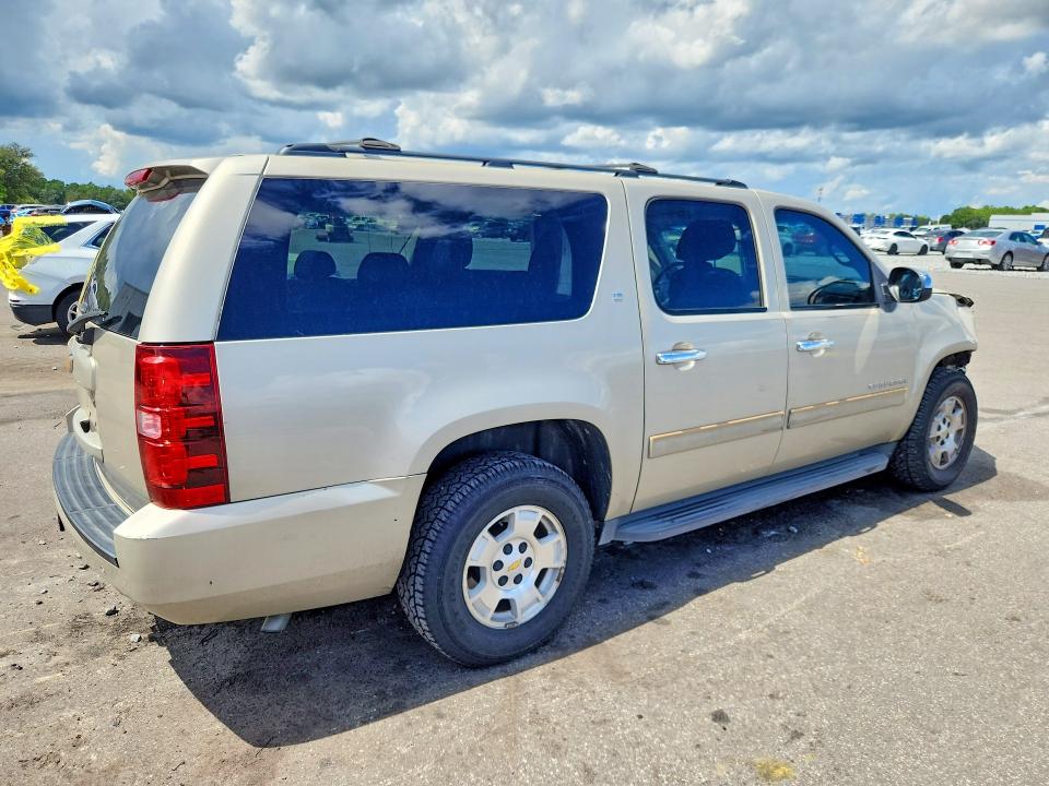 Photo 3 from auction – 2013 CHEVROLET SUBURBAN with VIN 1GNSCJE0XDR242060