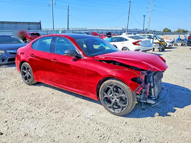 Photo 4 from auction – 2018 ALFA ROMEO GIULIA with VIN ZARFAEEN5J7597945