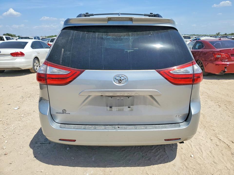 Photo 6 from auction – 2018 TOYOTA SIENNA with VIN 5TDKZ3DC7JS955185