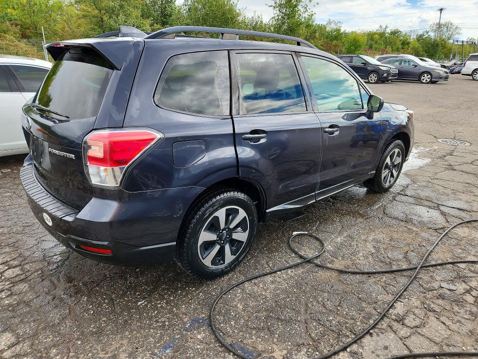Фото 3 с аукциона – 2018 SUBARU FORESTER с VIN JF2SJAGC2JH427440