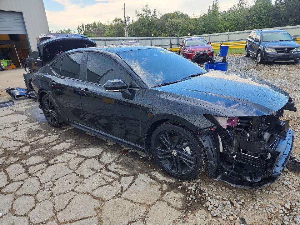 Снимка 4 от търг – 2026 TOYOTA CAMRY с VIN 4T1DAACK5TU718749