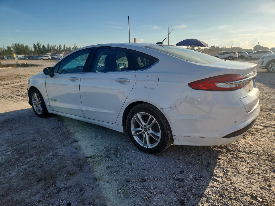 Foto 2 de la subasta – 2018 FORD FUSION con VIN 3FA6P0LU3JR238341