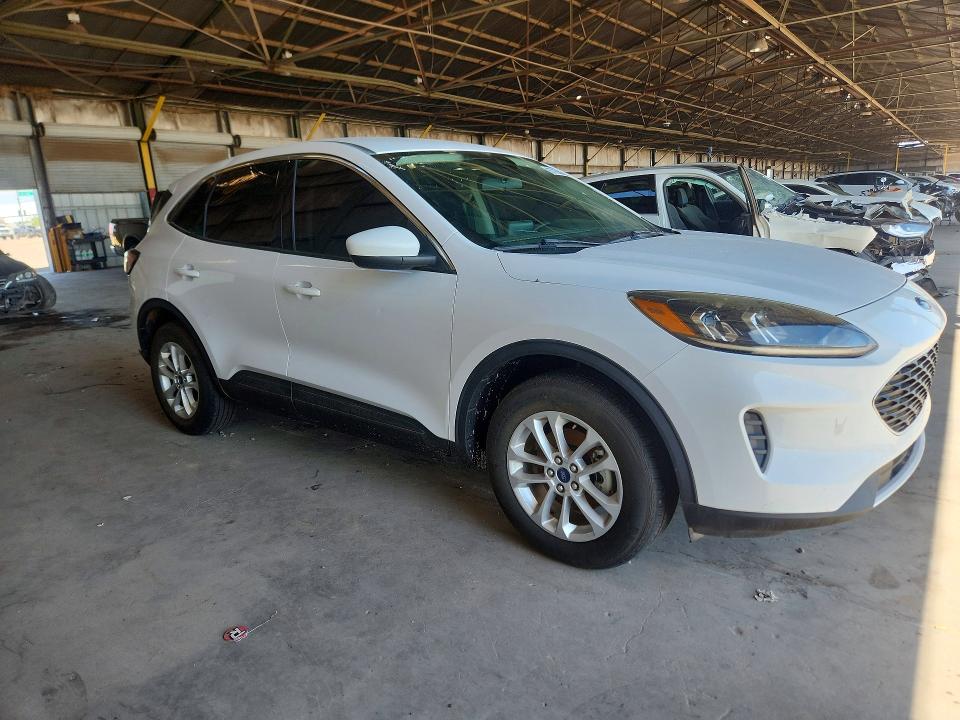 Foto 4 de la subasta – 2020 FORD ESCAPE con VIN 1FMCU9G67LUB16336