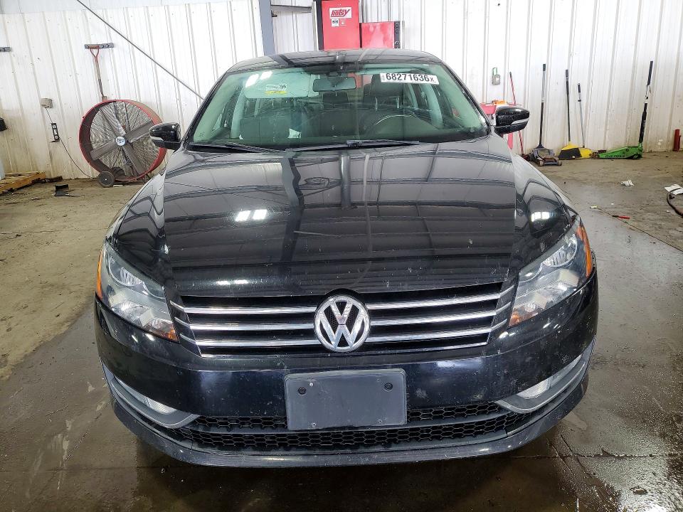 Снимка 5 от търг – 2015 VOLKSWAGEN PASSAT с VIN 1VWAT7A36FC112187