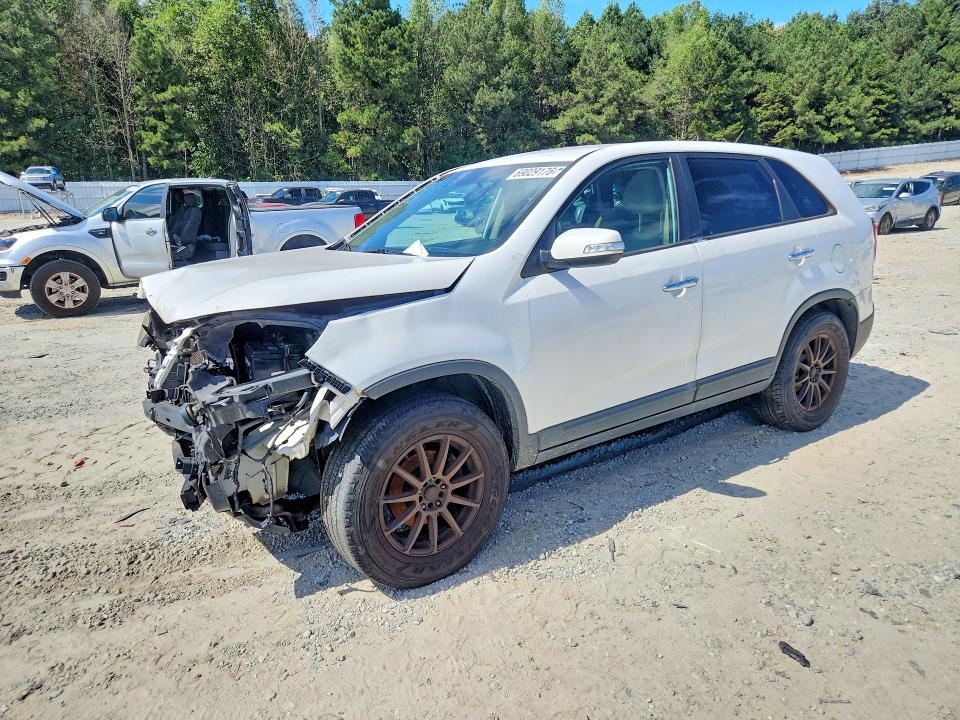 KIA SORENTO 2011 с VIN 5XYKT3A15BG153785 - Снимка от търг