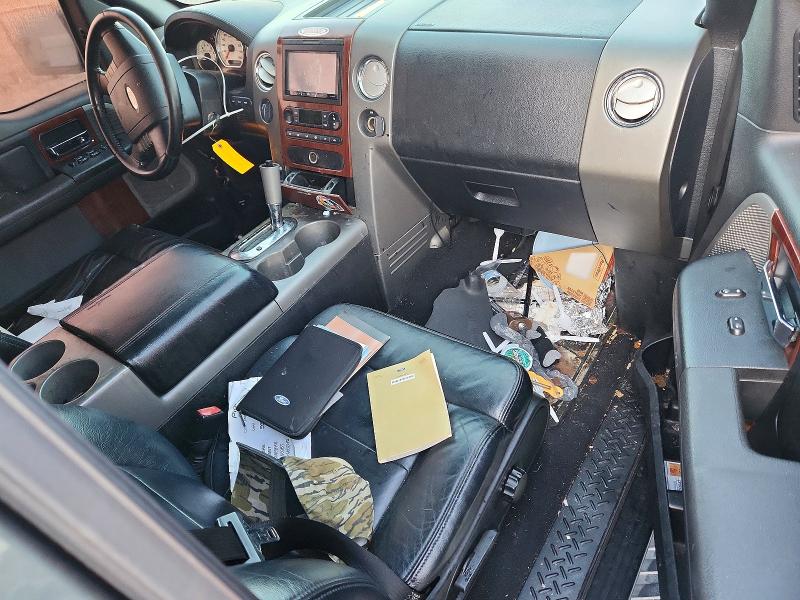 Photo 8 from auction – 2005 FORD F150 with VIN 1FTPX145X5NA93903
