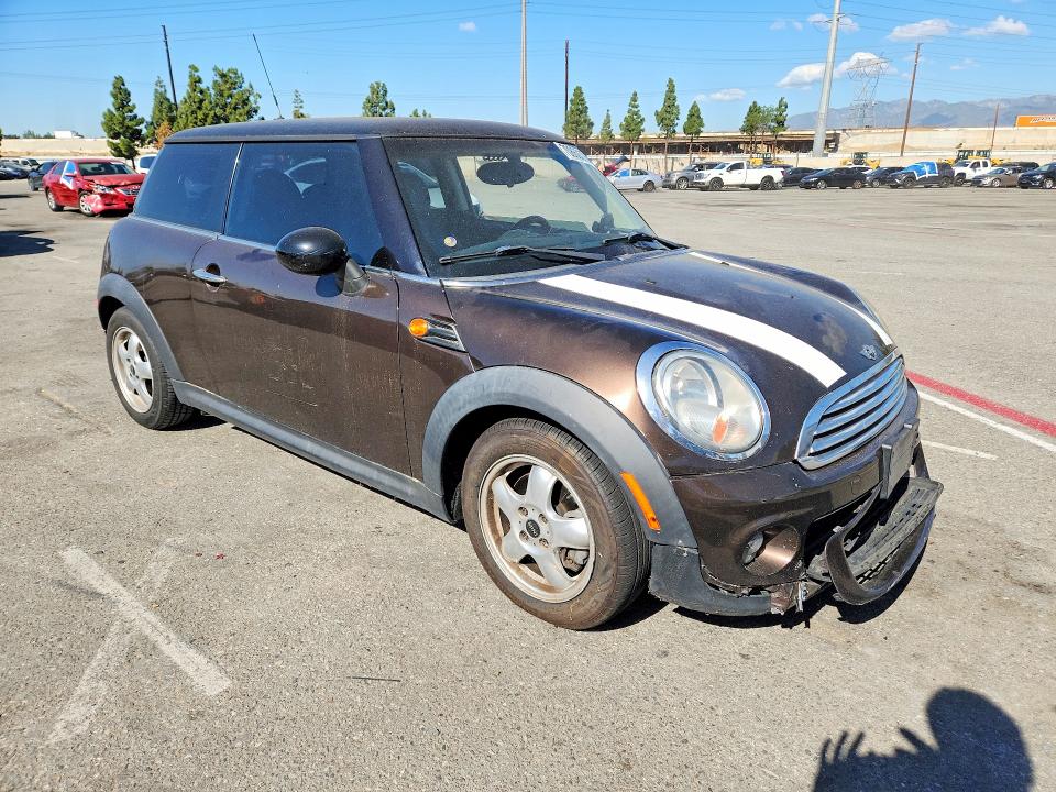 Photo 4 from auction – 2011 MINI COOPER with VIN WMWSU3C55BTX95924