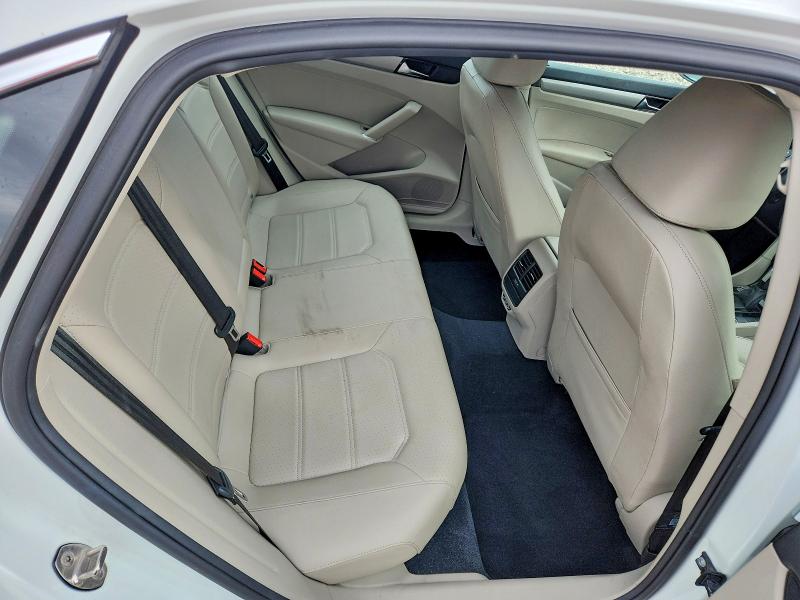 Photo 10 from auction – 2022 VOLKSWAGEN PASSAT with VIN 1VWSA7A35NC001963