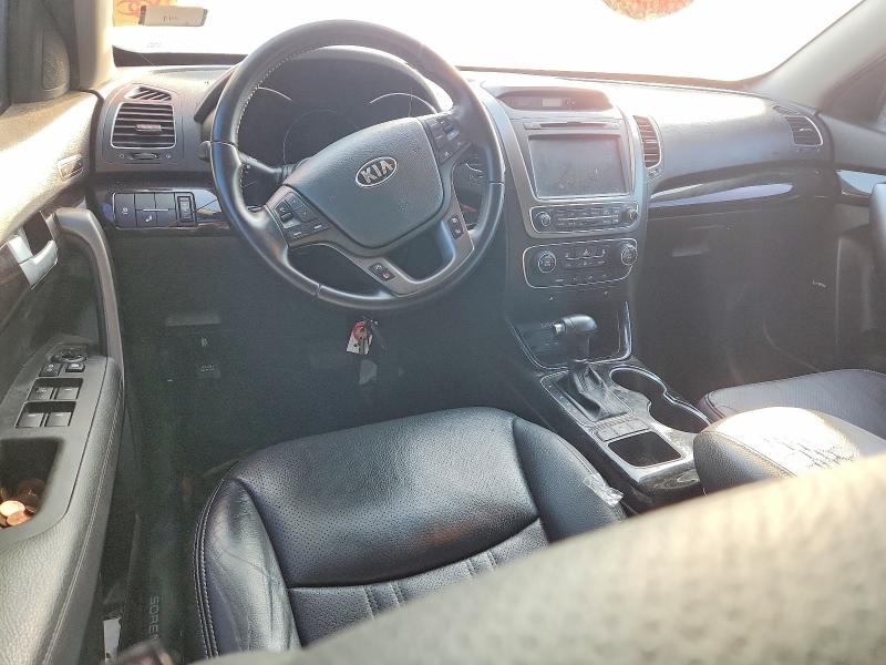 Photo 8 from auction – 2015 KIA SORENTO with VIN 5XYKW4A75FG565261