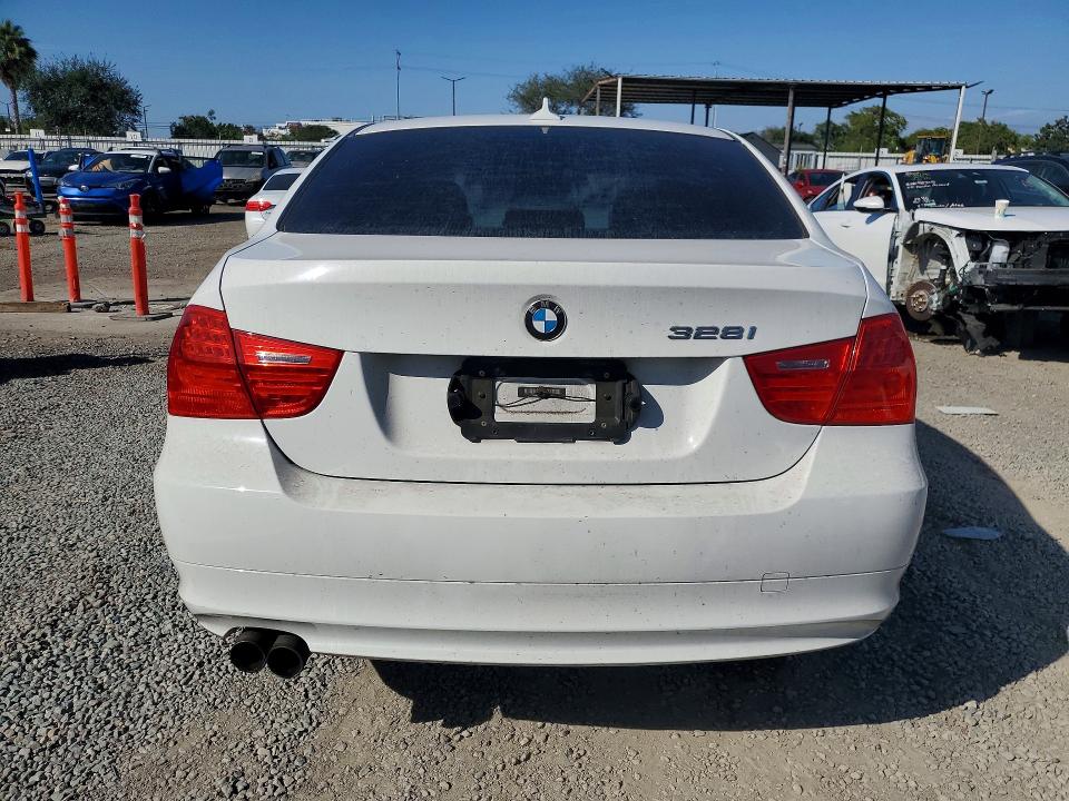 Photo 6 from auction – 2011 BMW 328 with VIN WBAPH5C57BA446345