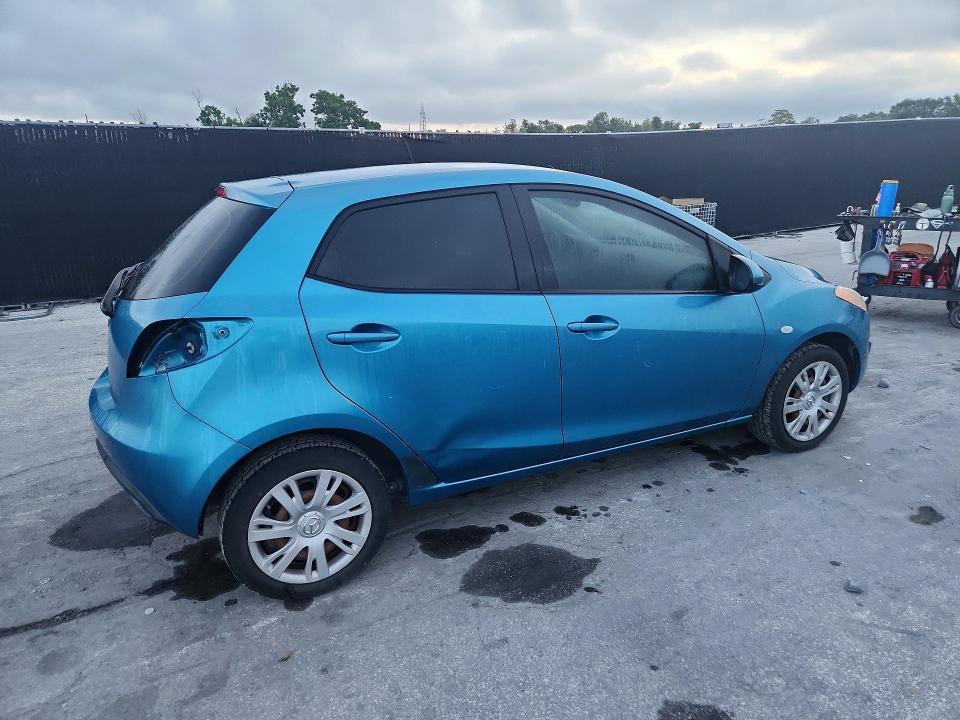 Photo 3 from auction – 2011 MAZDA MAZDA2 with VIN JM1DE1HZ7B0120537