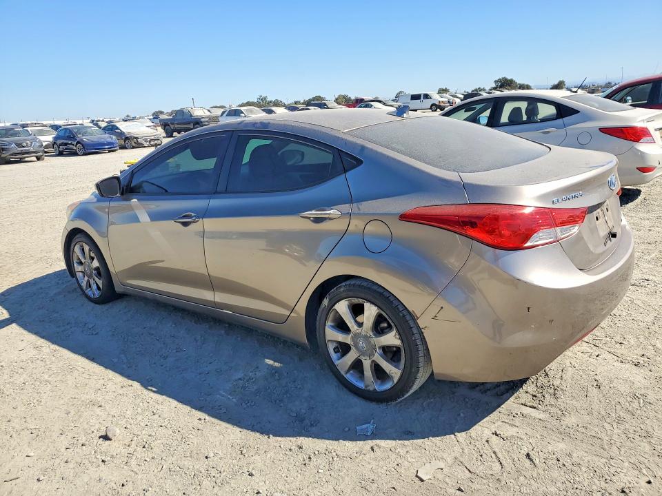 Photo 2 from auction – 2013 HYUNDAI ELANTRA with VIN 5NPDH4AE0DH302957