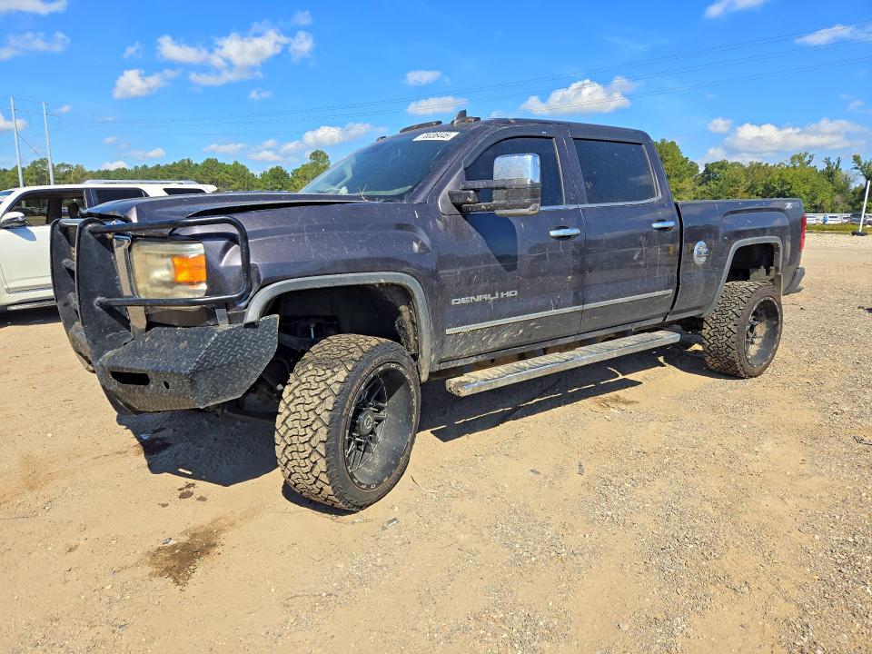 GMC SIERRA 2015 مع رقم تعريف المركبة 1GT120E8XFF501481 - صورة من المزاد