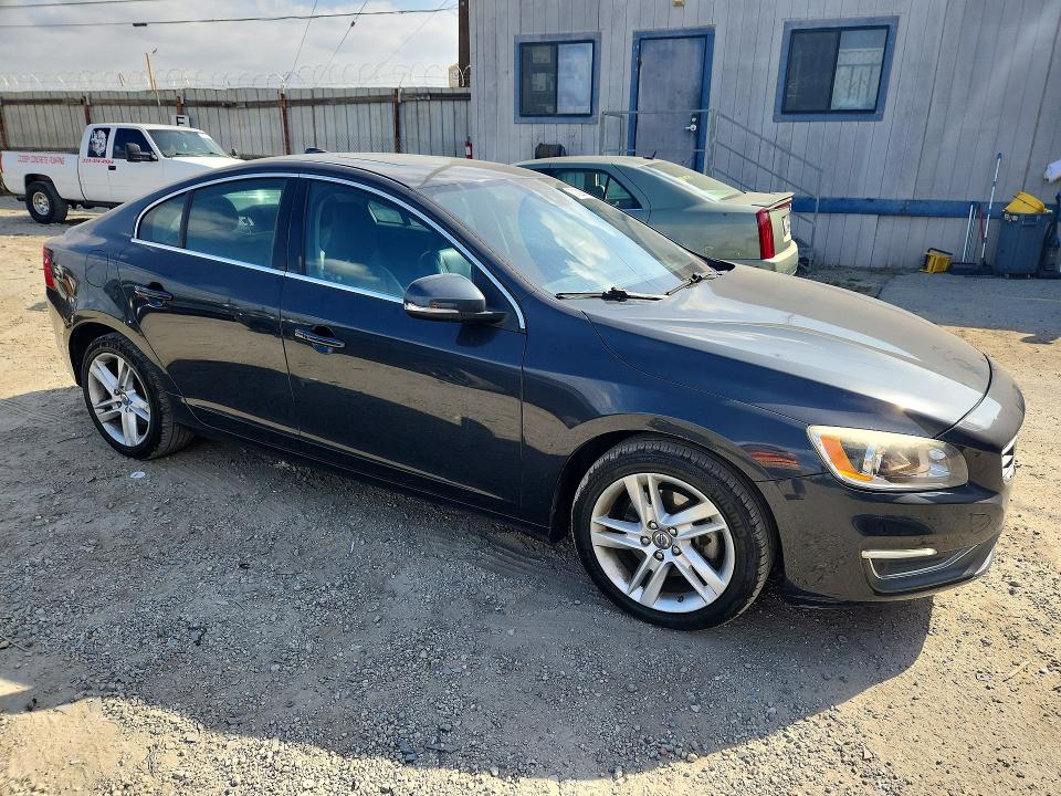 Zdjęcie 4 z aukcji – 2015 VOLVO S60 z VIN YV126MFD0F2316708