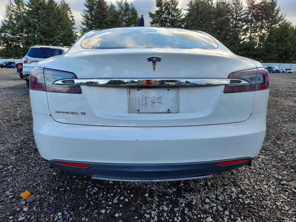 Фото 6 с аукциона – 2013 TESLA MODEL S с VIN 5YJSA1CN2DFP05876