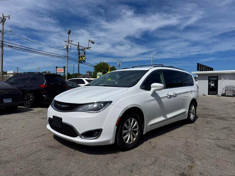 Photo 2 from auction – 2019 CHRYSLER PACIFICA with VIN 2C4RC1BG9KR554080
