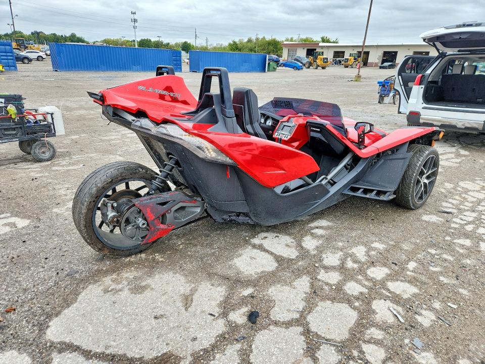Photo 3 from auction – 2016 POLARIS SLINGSHOT with VIN 57XAAPFA4G7117647