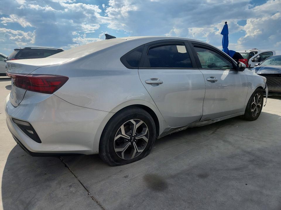 Фото 3 с аукциона – 2020 KIA FORTE с VIN 3KPF24AD0LE211787